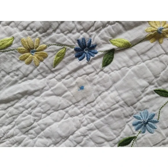 Embroidered White Floral FULL DOUBLE Coverlet + 2 Shams Retro Cottagecore Granny - Picture 8 of 12